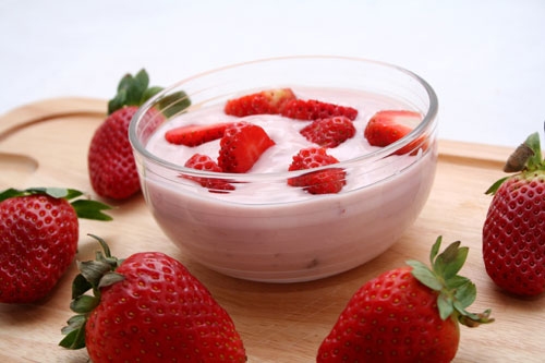 Cách làm yaourt trái cây với dâu, nha đam, mít, xoài
