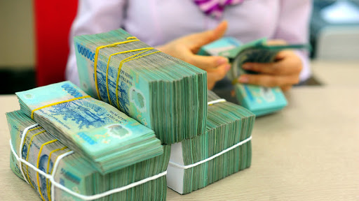 Cách đi Rút tiền tại ngân hàng 2021: thủ tục, phí, số tiền tối đa bao nhiêu - InfoFinance.vn