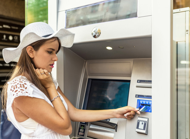 Sinh viên nên làm thẻ ATM ngân hàng nào 2021: tốt, miễn phí, ưu đãi nhất – InfoFinance.vn
