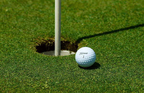 Hole in one nghĩa là gì trong golf - GolfTech