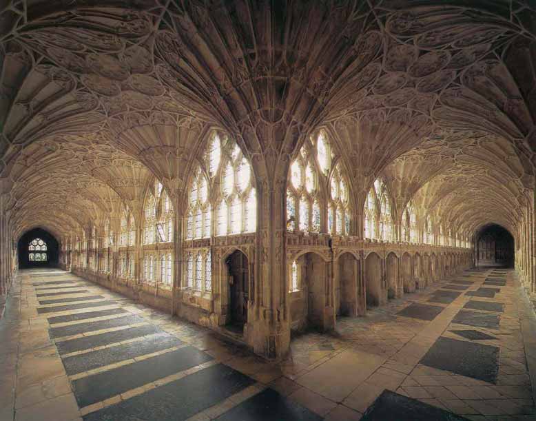 Gothic là gì? Kiến trúc Gothic và ứng dụng trong thiết kế nội thất
