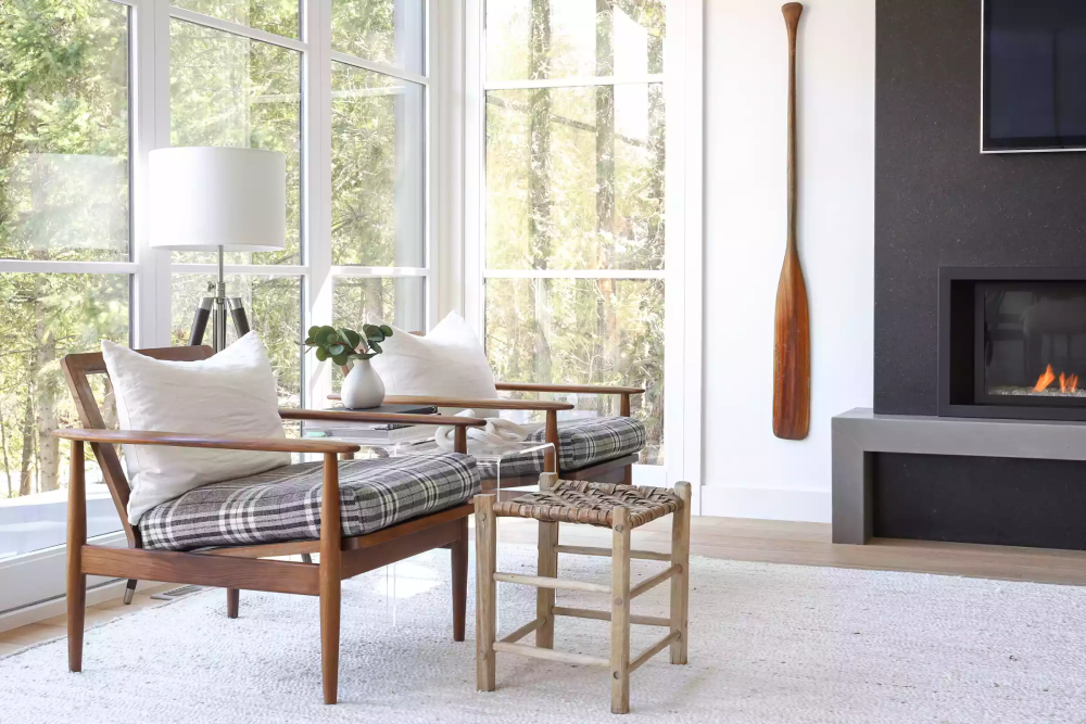 hình ảnh cận cảnh bộ bàn ghế gỗ theo phong cách tối giản