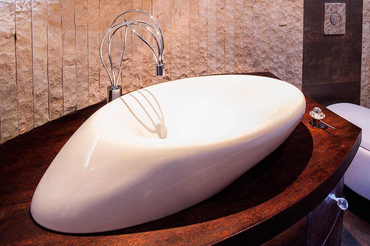 Mẫu bồn rửa mặt độc đáo, tạo điểm nhấn ấn tượng cho phòng tắm.