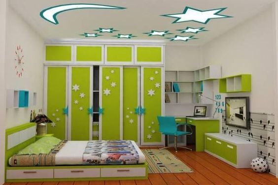 Mẫu phòng ngủ bé trai được thiết kế với bảng màu trắng, xanh lá cây tươi mới.